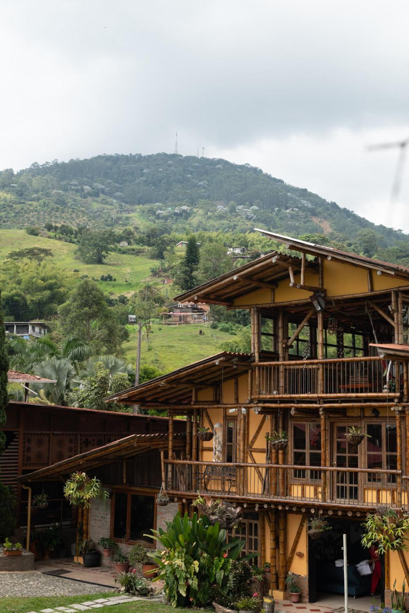 Hotel Pachamama Campestre Dosquebradas Buitenkant foto